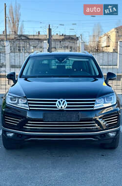 Позашляховик / Кросовер Volkswagen Touareg 2016 в Луцьку