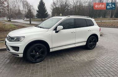 Позашляховик / Кросовер Volkswagen Touareg 2014 в Полтаві