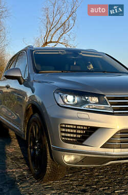 Позашляховик / Кросовер Volkswagen Touareg 2015 в Ставищі