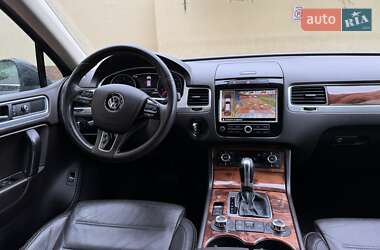 Позашляховик / Кросовер Volkswagen Touareg 2011 в Стрию