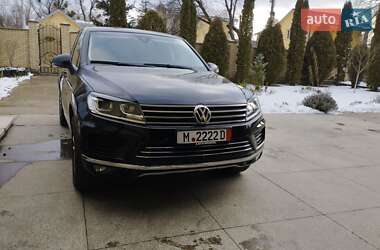 Позашляховик / Кросовер Volkswagen Touareg 2016 в Чернівцях