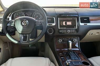 Внедорожник / Кроссовер Volkswagen Touareg 2010 в Черновцах