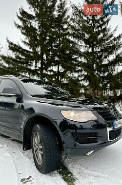 Внедорожник / Кроссовер Volkswagen Touareg 2006 в Дубно