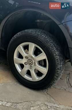 Внедорожник / Кроссовер Volkswagen Touareg 2006 в 