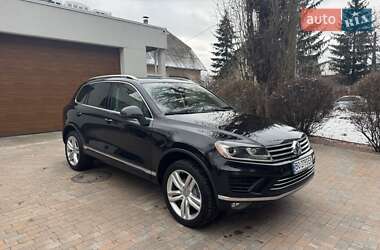 Позашляховик / Кросовер Volkswagen Touareg 2015 в Києві