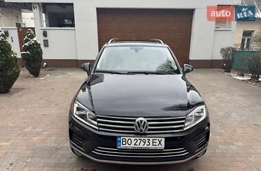 Позашляховик / Кросовер Volkswagen Touareg 2015 в Києві