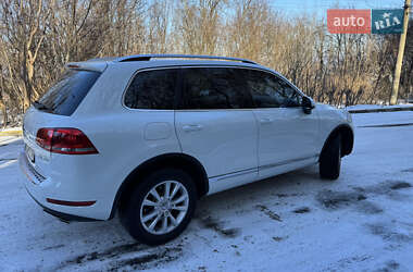 Позашляховик / Кросовер Volkswagen Touareg 2012 в Чернівцях