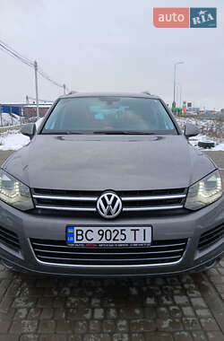 Внедорожник / Кроссовер Volkswagen Touareg 2011 в 