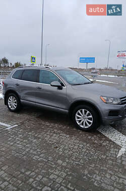 Внедорожник / Кроссовер Volkswagen Touareg 2011 в 
