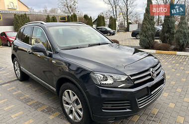 Позашляховик / Кросовер Volkswagen Touareg 2013 в Києві