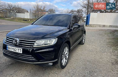 Внедорожник / Кроссовер Volkswagen Touareg 2015 в Одессе