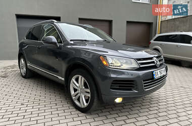 Позашляховик / Кросовер Volkswagen Touareg 2011 в Хмельницькому