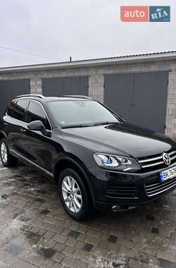 Позашляховик / Кросовер Volkswagen Touareg 2012 в Рівному