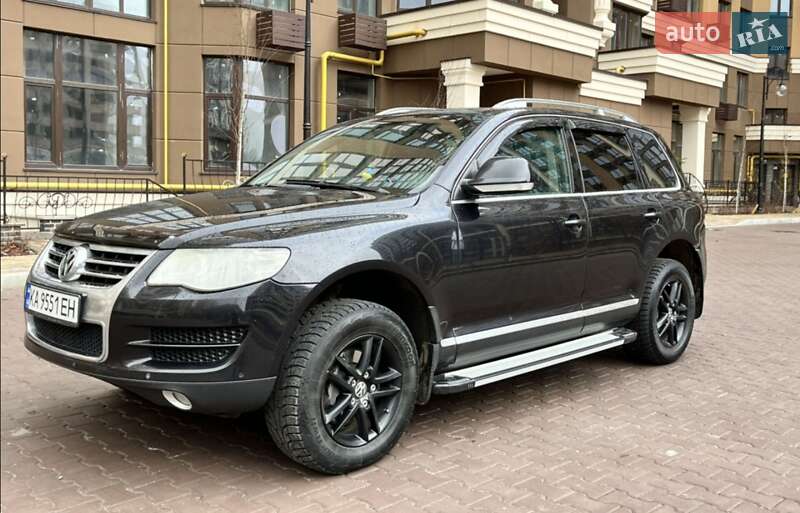 Позашляховик / Кросовер Volkswagen Touareg 2010 в 