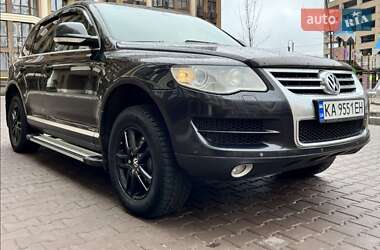 Позашляховик / Кросовер Volkswagen Touareg 2010 в 