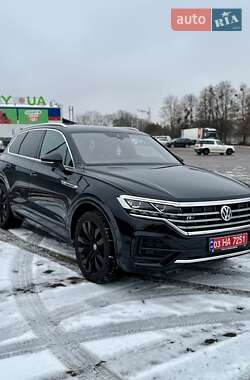 Внедорожник / Кроссовер Volkswagen Touareg 2018 в Ровно