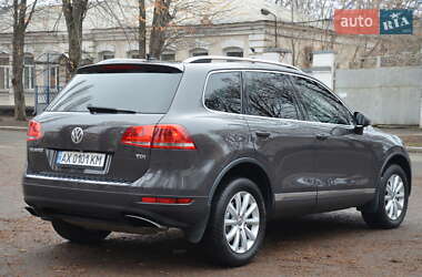 Позашляховик / Кросовер Volkswagen Touareg 2012 в Харкові