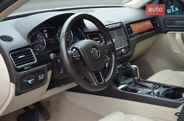 Позашляховик / Кросовер Volkswagen Touareg 2012 в Харкові