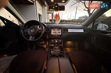 Позашляховик / Кросовер Volkswagen Touareg 2012 в 
