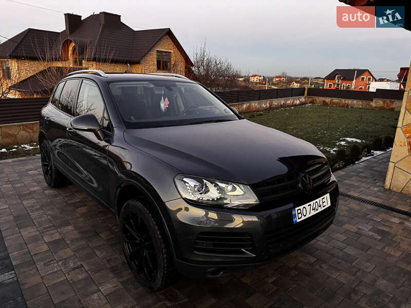 Внедорожник / Кроссовер Volkswagen Touareg 2012 в Тернополе