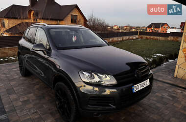 Позашляховик / Кросовер Volkswagen Touareg 2012 в 