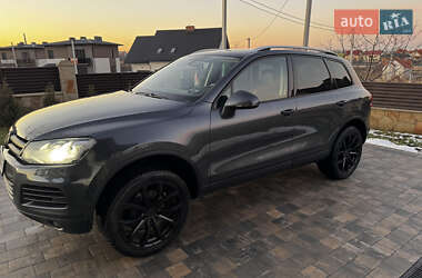 Позашляховик / Кросовер Volkswagen Touareg 2012 в 