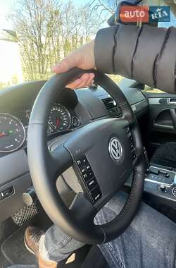 Позашляховик / Кросовер Volkswagen Touareg 2008 в Чернівцях