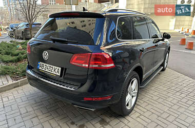 Позашляховик / Кросовер Volkswagen Touareg 2012 в 