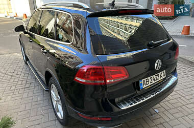Позашляховик / Кросовер Volkswagen Touareg 2012 в 