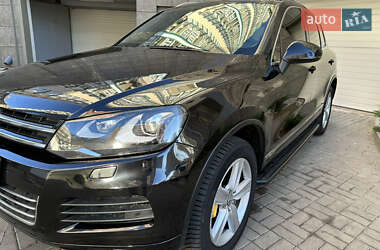Позашляховик / Кросовер Volkswagen Touareg 2012 в 