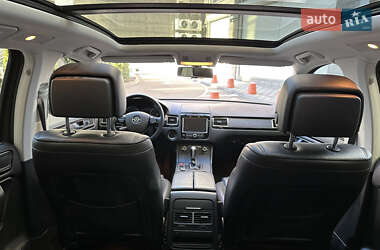 Позашляховик / Кросовер Volkswagen Touareg 2012 в 