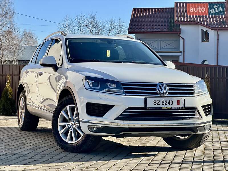 Позашляховик / Кросовер Volkswagen Touareg 2016 в Стрию