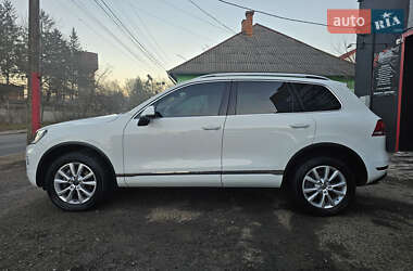 Позашляховик / Кросовер Volkswagen Touareg 2012 в Чернівцях