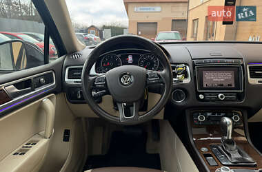 Внедорожник / Кроссовер Volkswagen Touareg 2014 в 