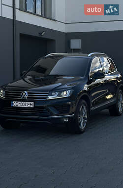 Позашляховик / Кросовер Volkswagen Touareg 2014 в Чернівцях