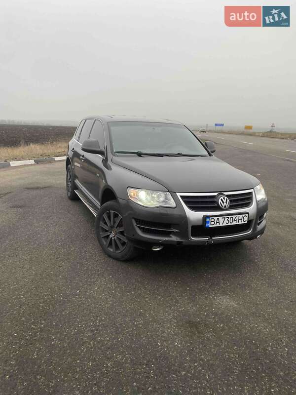 Позашляховик / Кросовер Volkswagen Touareg 2007 в Долинській