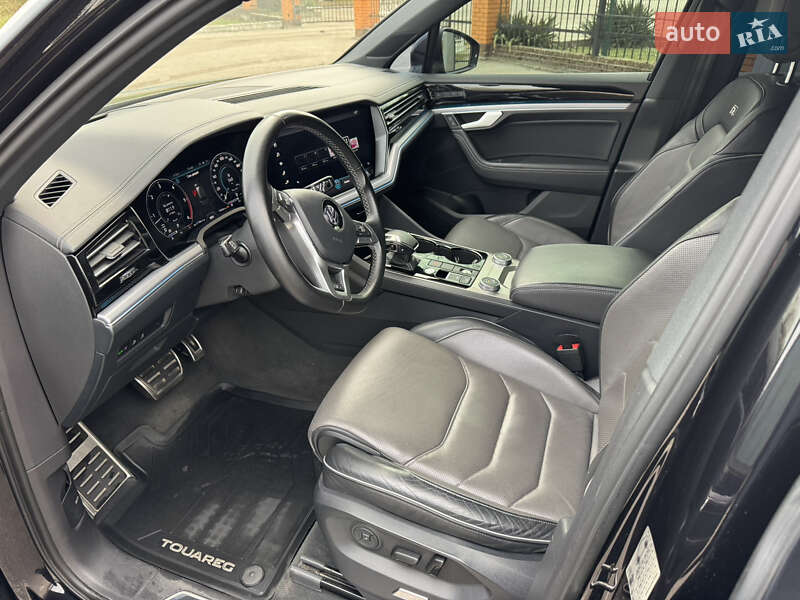 Внедорожник / Кроссовер Volkswagen Touareg 2019 в Александрие