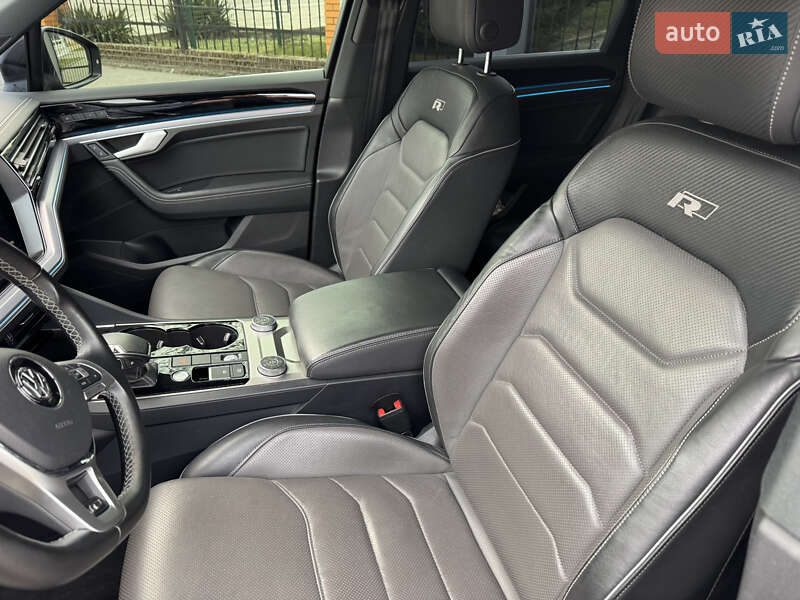 Внедорожник / Кроссовер Volkswagen Touareg 2019 в Александрие