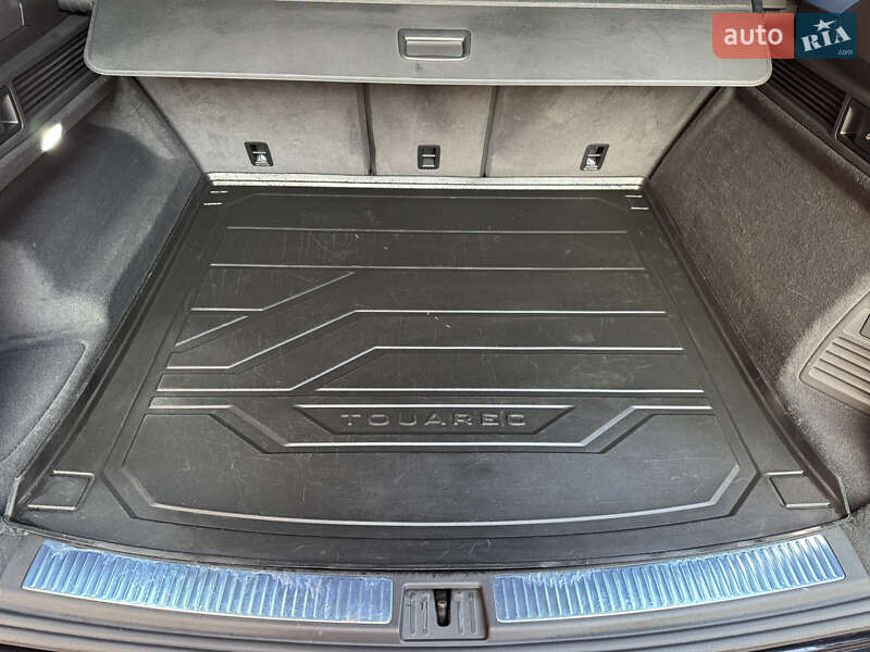 Внедорожник / Кроссовер Volkswagen Touareg 2019 в Александрие