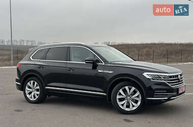 Позашляховик / Кросовер Volkswagen Touareg 2019 в Рівному