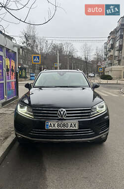 Позашляховик / Кросовер Volkswagen Touareg 2015 в Харкові