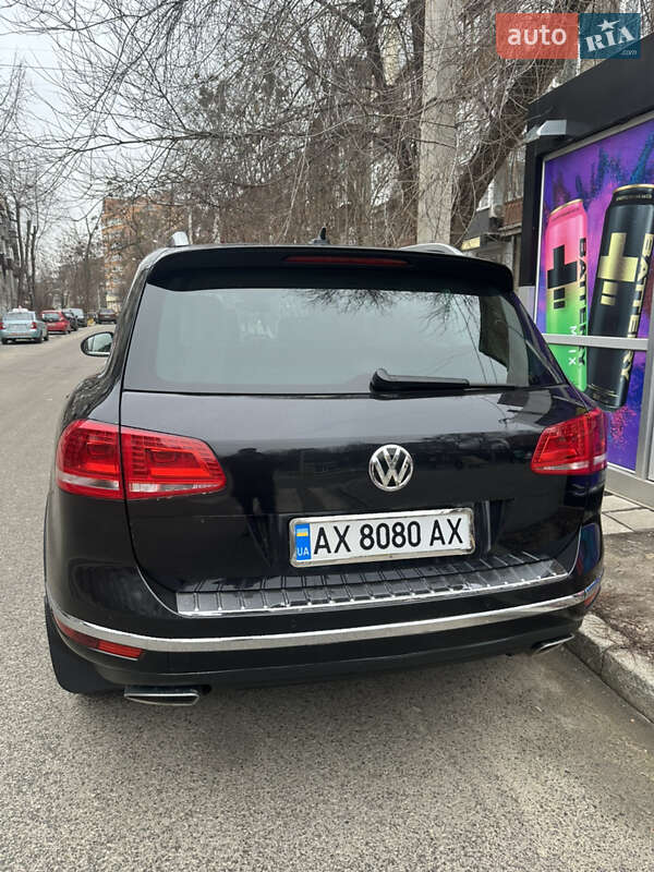 Внедорожник / Кроссовер Volkswagen Touareg 2015 в Харькове