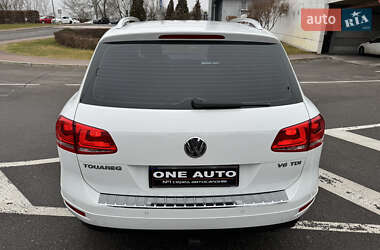 Внедорожник / Кроссовер Volkswagen Touareg 2014 в 