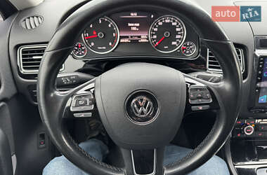 Внедорожник / Кроссовер Volkswagen Touareg 2014 в 