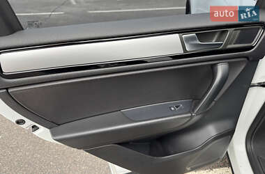 Внедорожник / Кроссовер Volkswagen Touareg 2014 в 