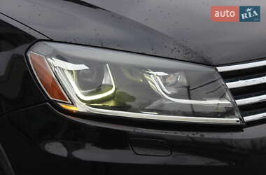 Внедорожник / Кроссовер Volkswagen Touareg 2015 в 
