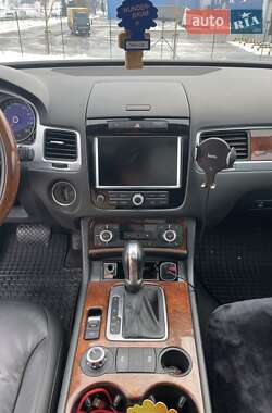 Внедорожник / Кроссовер Volkswagen Touareg 2013 в 
