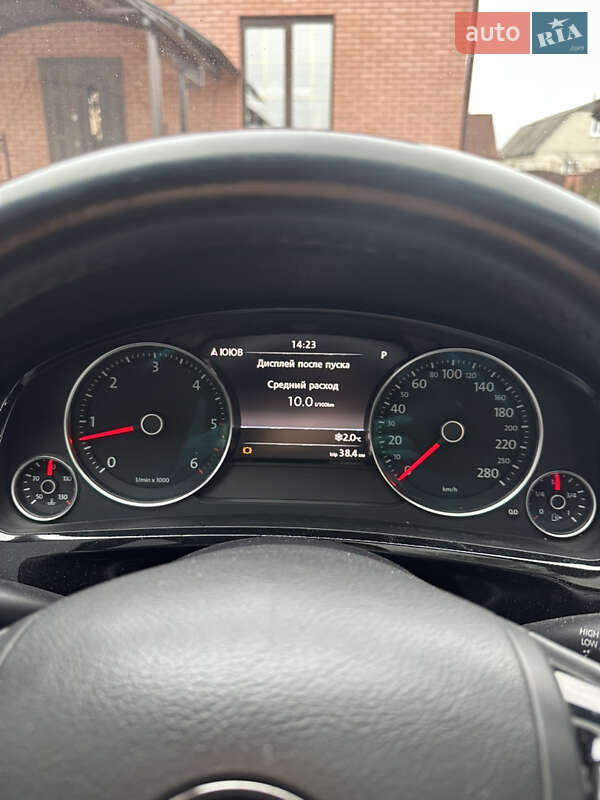 Внедорожник / Кроссовер Volkswagen Touareg 2010 в Днепре