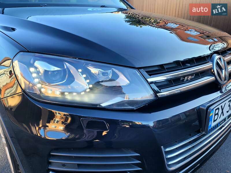 Внедорожник / Кроссовер Volkswagen Touareg 2013 в Хмельницком