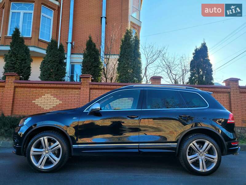 Внедорожник / Кроссовер Volkswagen Touareg 2013 в Хмельницком